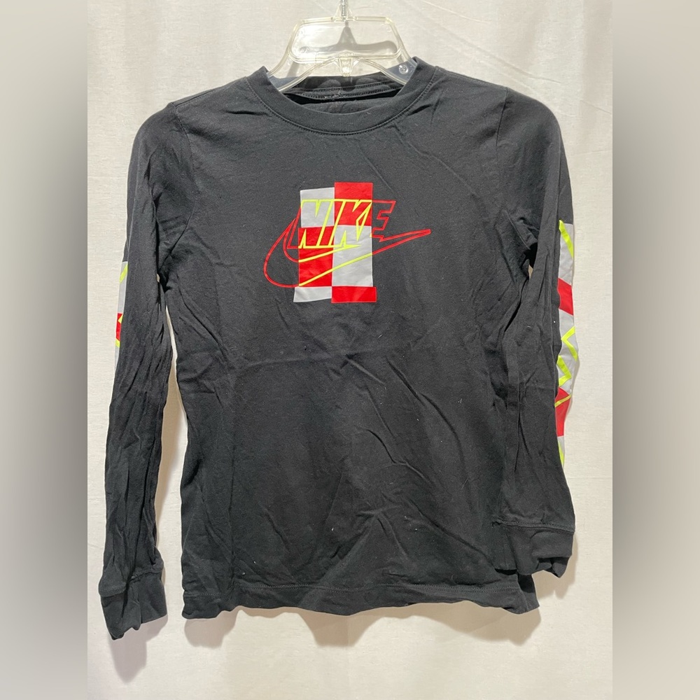 Youth Medium Nike Tee
